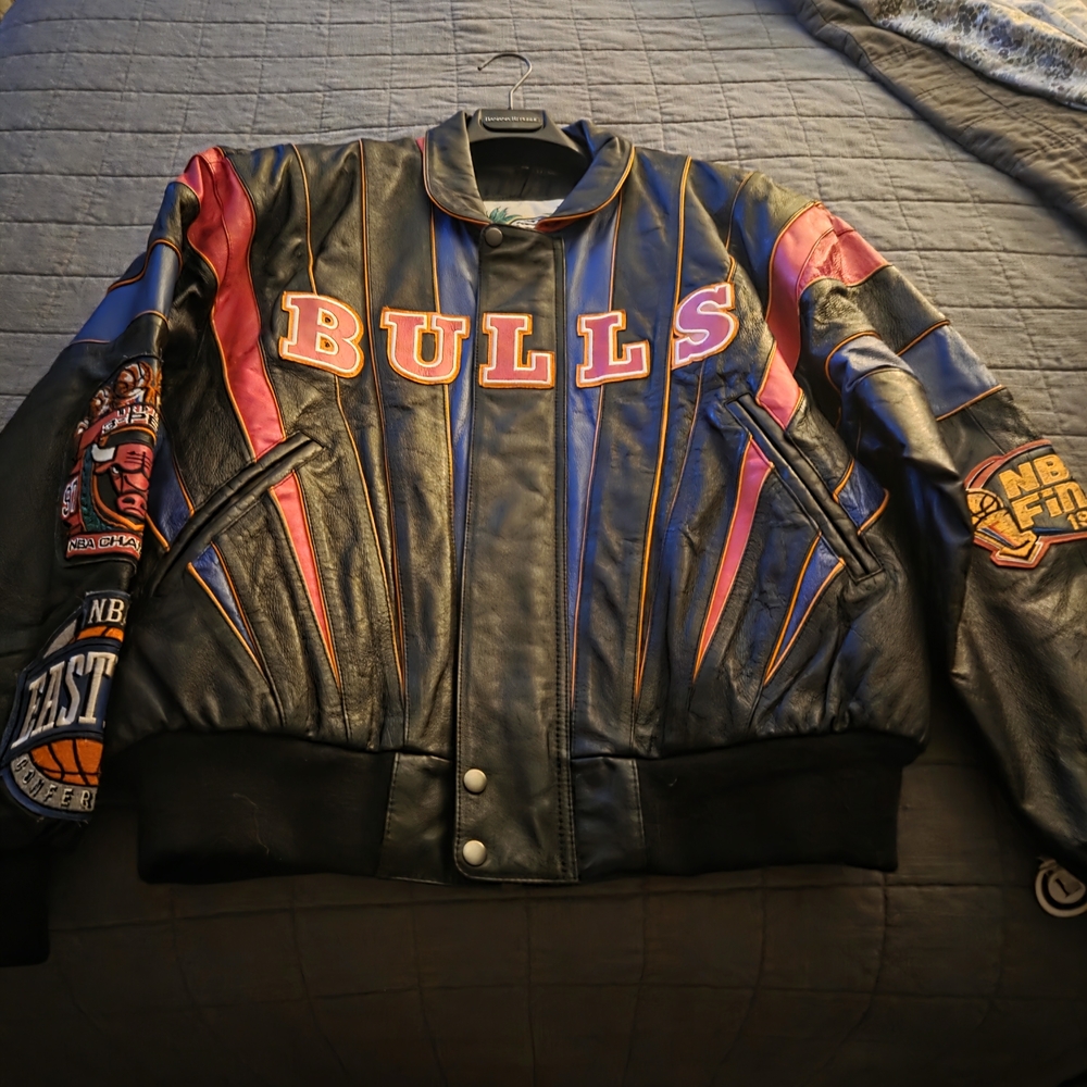 Men's Black and Red Bulls Leather Jacket - Picture 8 of 8